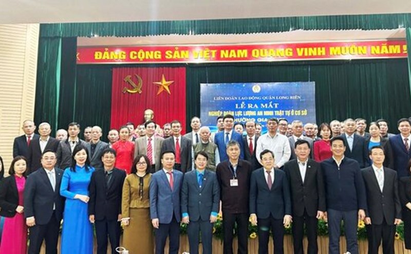 Launching ceremony of the Security Forces Union at Gia Thuy Ward, Long Bien District Labor Federation. Photo: Union