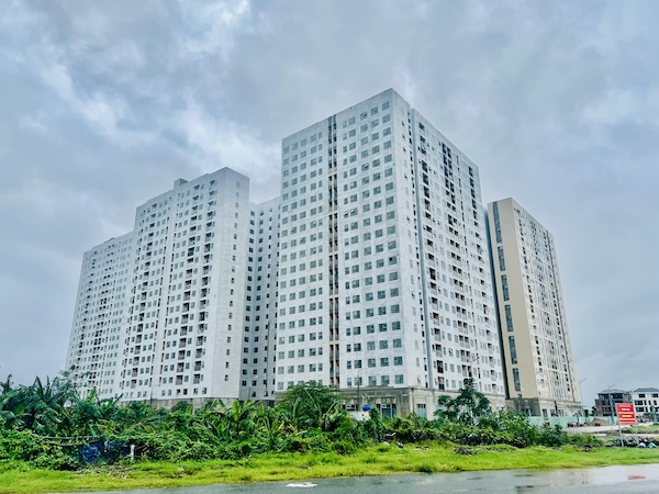 Currently, Da Nang City has granted investment policies to 70 commercial housing projects with 75,441 units. Photo: Nguyen Linh