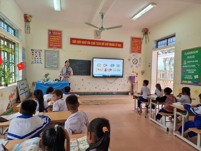 The Emulation and Reward Board of Nghe An province will consider adding the title of Emulation Fighter to 117 teachers in 2024. Illustration photo: Quang Dai