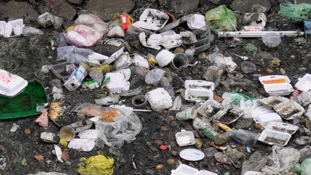 19/5 Canal in Tan Phu District, Ho Chi Minh City is surrounded by garbage