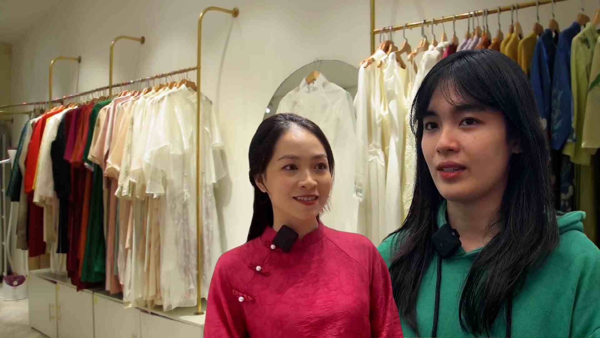 The trend of renting Ao Dai to wear during Tet is on the rise