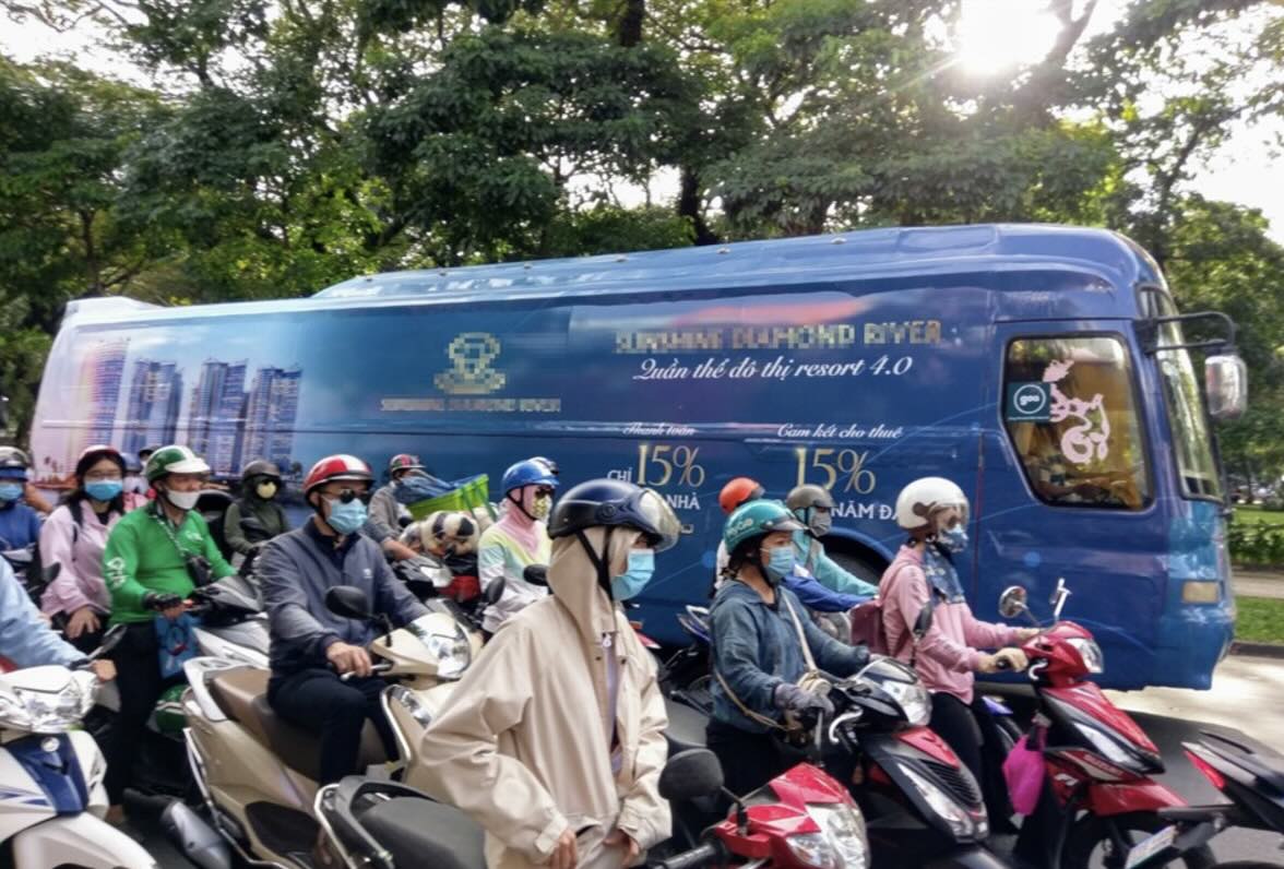 Is it really necessary to add regulations to manage advertising on vehicles?