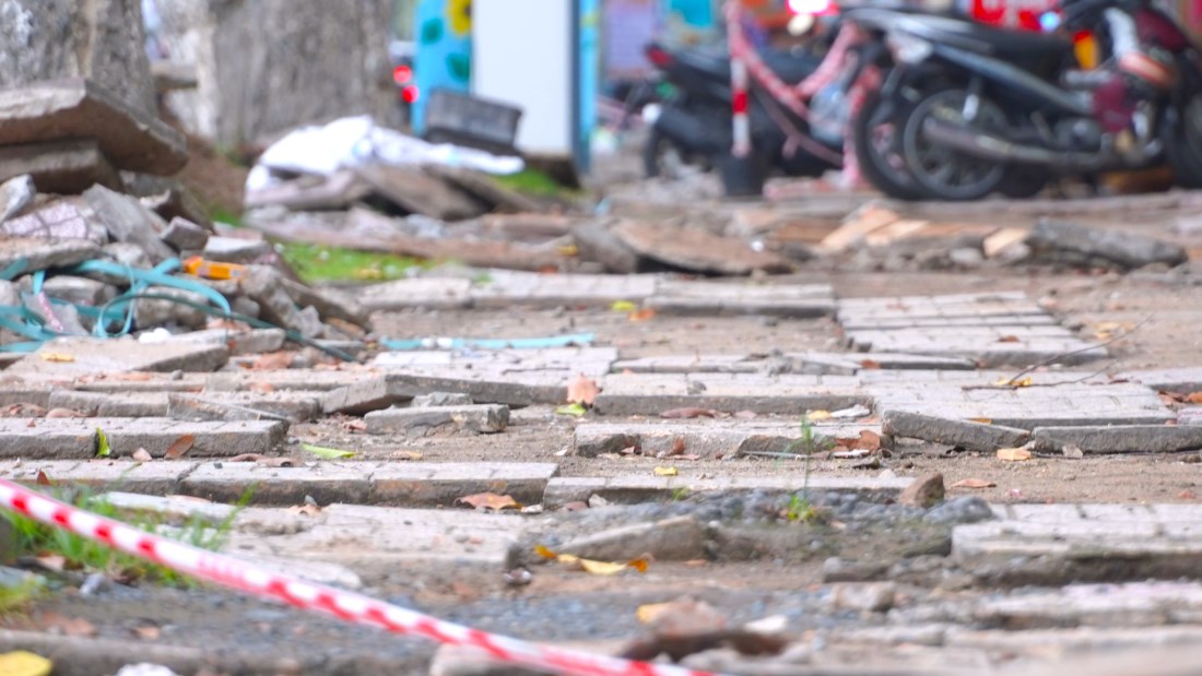 Day la nhung via he duoc xay dung tu 20 nam tro len, thoi gian qua phan lon chi duoc duy tu, sua chua chu chua duoc nang cap, cai tao.