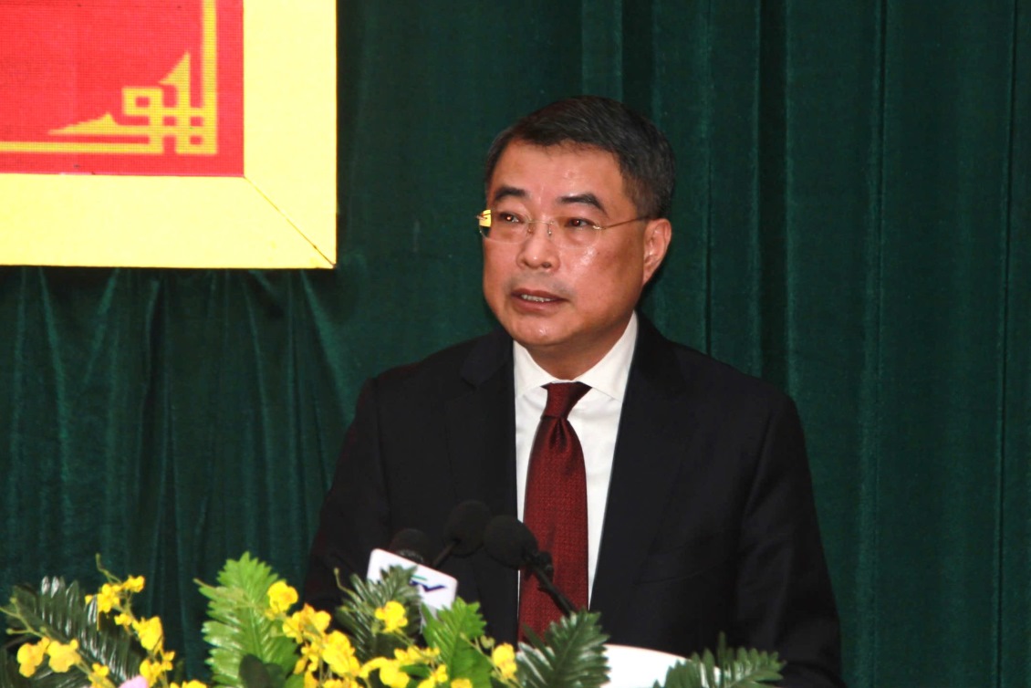 Ong Le Minh Hung - Uy vien Bo Chinh tri, Truong Ban To chuc Trung uong phat bieu tai hoi nghi. Anh: Ta Quang
