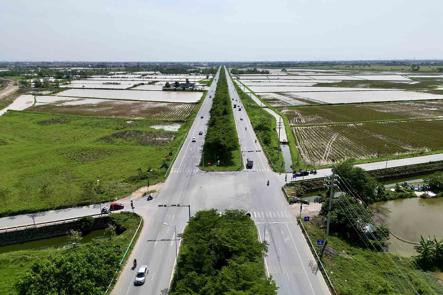 Toan bo du an khi hoan thanh se dong vai tro quan trong trong viec giam thieu luu luong nguoi va phuong tien cho tuyen Quoc lo 1A va Quoc lo 21B, gop phan phat trien kinh te - xa hoi, dam bao an ninh quoc phong cua ngo phia Nam thanh pho. Anh: Huu Chanh
