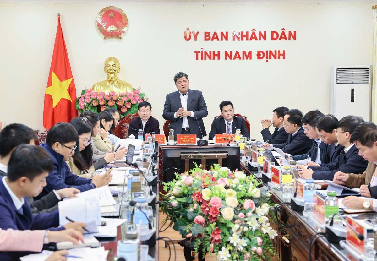 Deputy Minister of Agriculture and Rural Development Tran Thanh Nam speaks at the working session with Nam Dinh province. Photo: Nguyen Anh