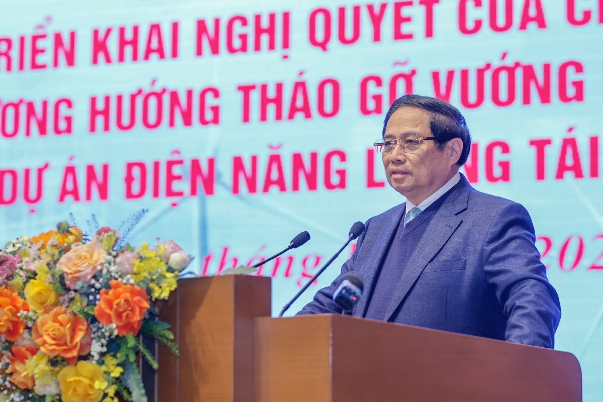 Prime Minister Pham Minh Chinh emphasized the strict prohibition of lobbying, negativity, and corruption in renewable energy projects. Photo: VGP