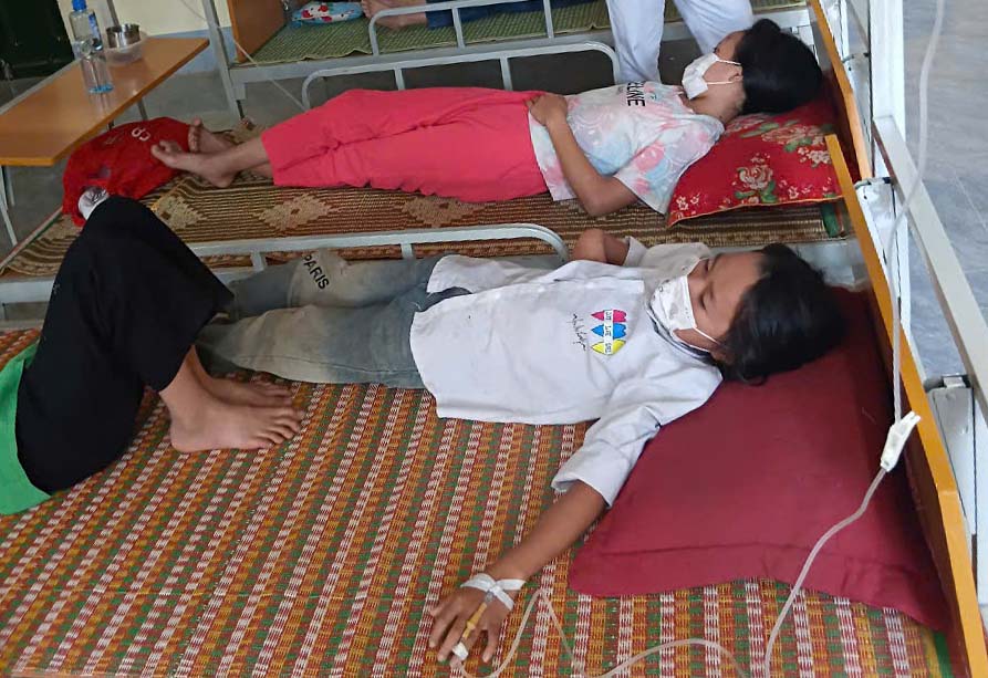 In the flooded area of ​​Muong Pon, Dien Bien, many students were found to have dysentery. Photo: Trang Ha