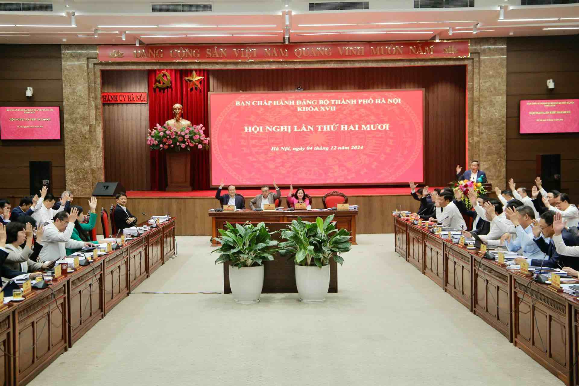 Hội nghị lần thứ 20, Ban Chấp hành Đảng bộ TP Hà Nội (khóa XVII). Ảnh: Viết Thành