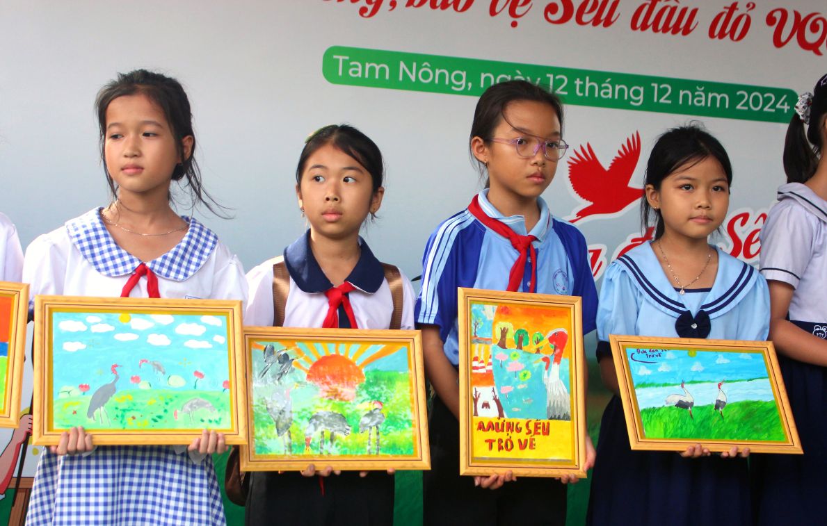 Cac tac pham dat giai tai cuoc thi. Anh: Thanh Mai