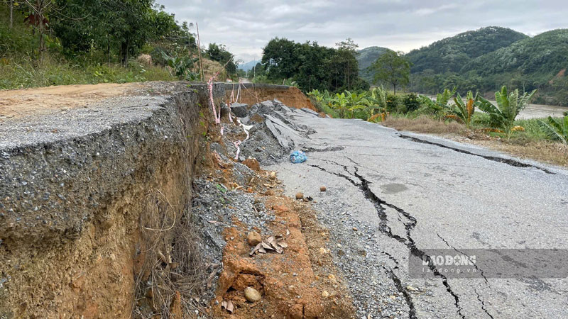 Sa Pa airport bypass landslide.