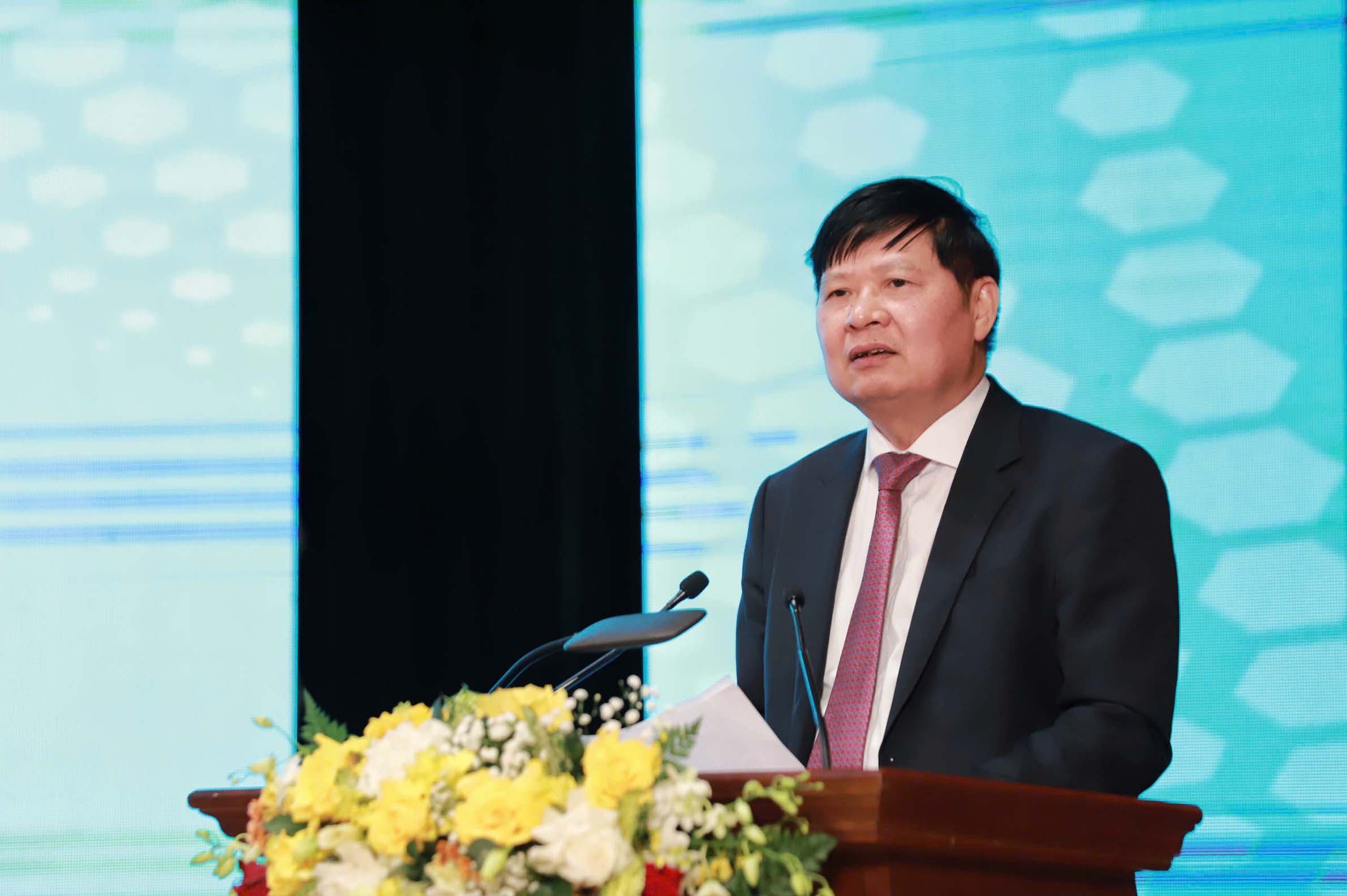 Mr. Phan Van Anh - Vice President of Vietnam General Confederation of Labor delivered a concluding speech at the forum. Photo: To The
