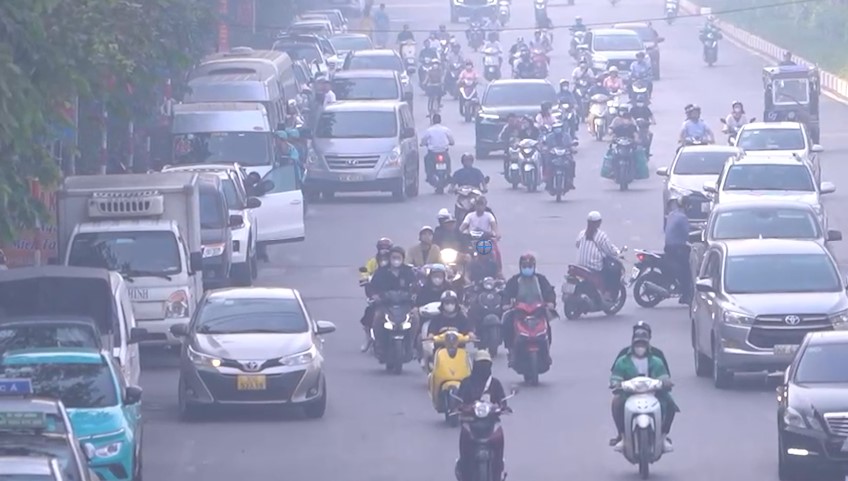 Hanoi bans polluting vehicles, establishes green solutions