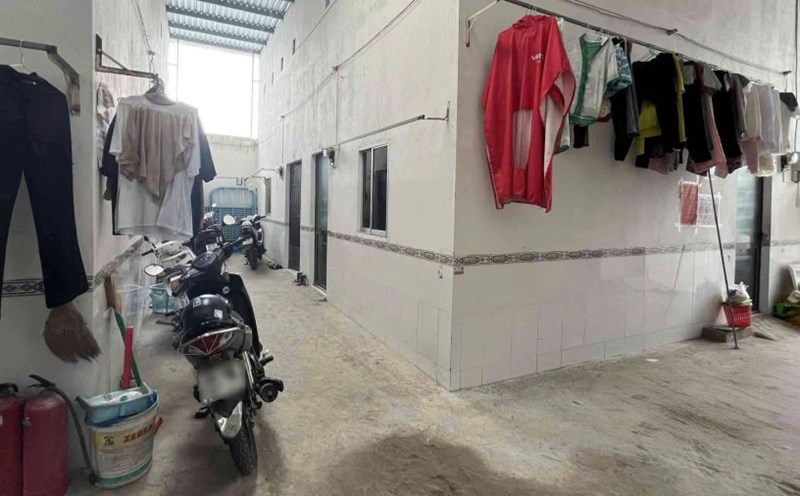 Housing costs are always a major living burden for workers. Photo: Bich Ngoc