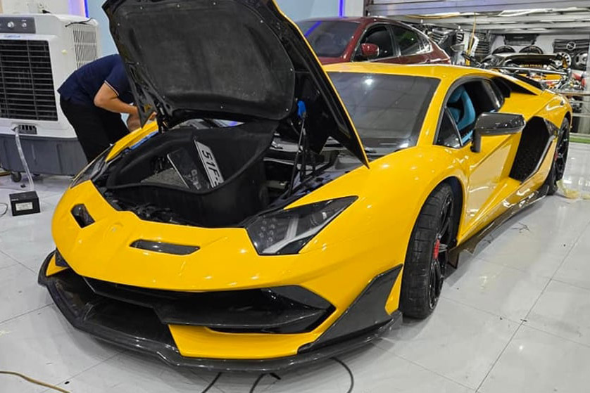 Close-up of the Lamborghini Aventador supercar with SVJ body kit that is attracting attention in Ho Chi Minh City. Photo: Hong Phuc