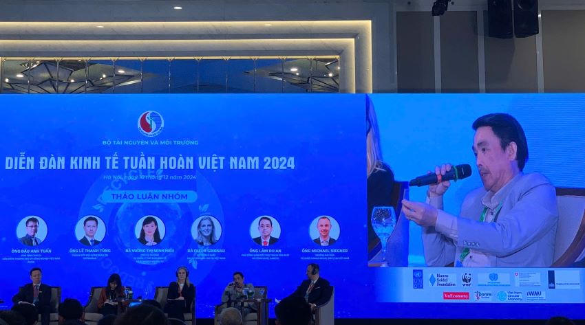 Mr. Lam Du An - Deputy General Director of SABECO - shared at the Circular Economy Forum held in Hanoi on December 10. Photo: SABECO