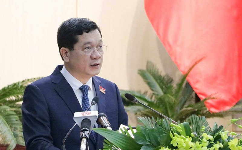 Permanent Vice Chairman of the Da Nang City People's Council - Tran Phuoc Son reported at the meeting on December 13. Photo: Nguyen My