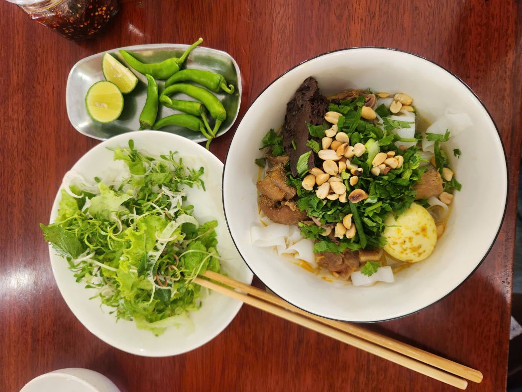 Quang noodles. Photo: Hoang Bin