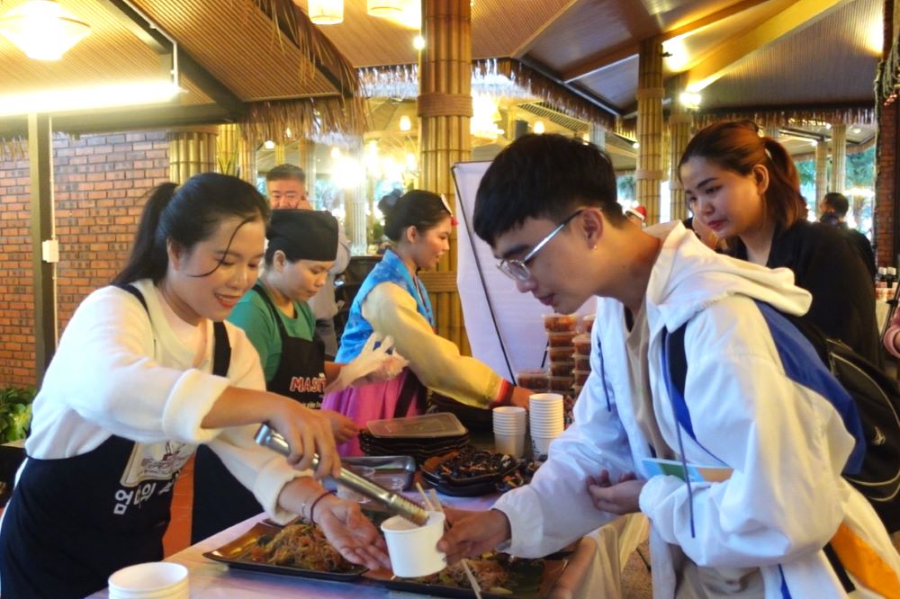 Tiktokers are excited about the Da Nang Food Tour campaign. Photo: Tran Thi