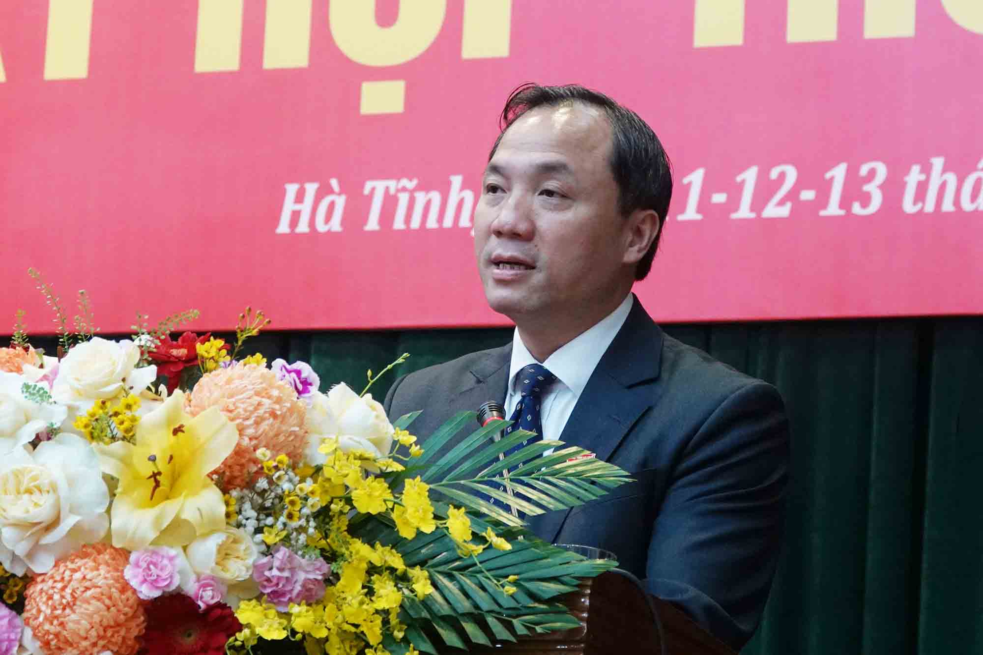 Mr. Hoang Trung Dung - Secretary of the Provincial Party Committee, Chairman of the People's Council of Ha Tinh province affirmed that Ha Tinh has prepared a plan to reorganize and streamline the apparatus according to the direction of the Central Government. Photo: Tran Tuan.