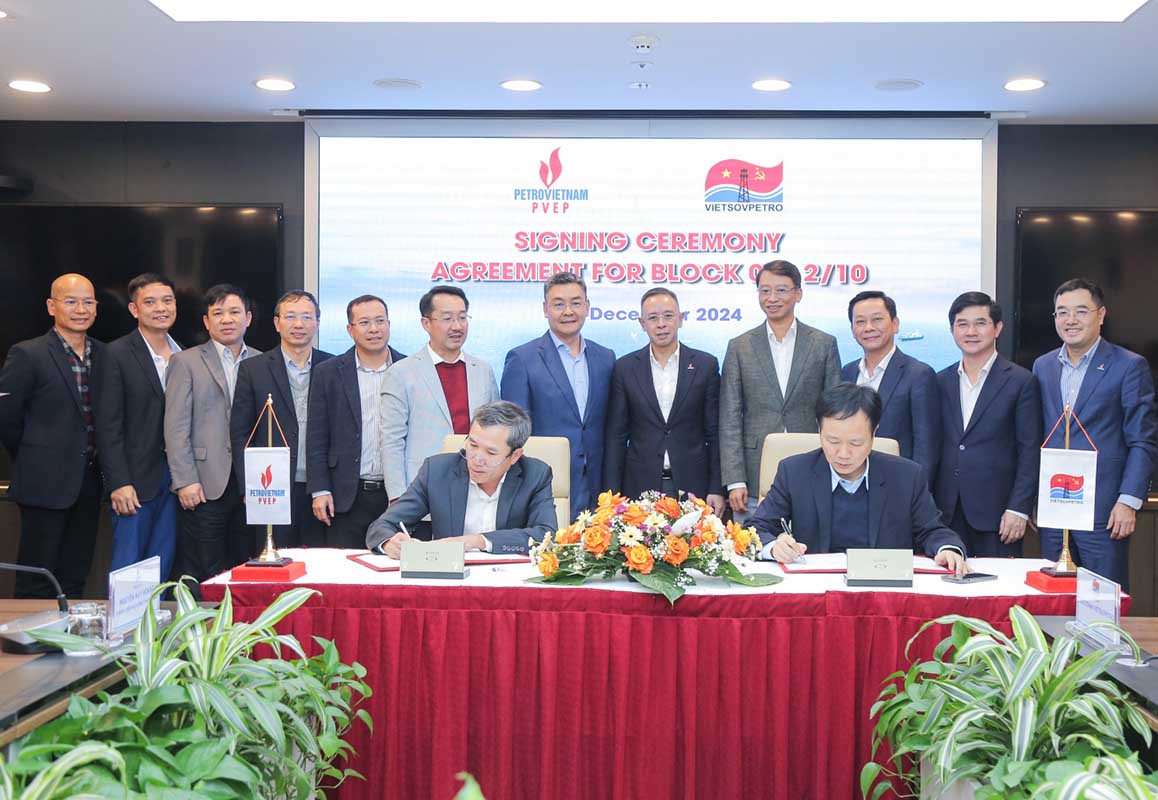 Leaders of PVEP and Vietsovpetro signed the FOA agreement for Block 09-2/10. Photo: PVN.