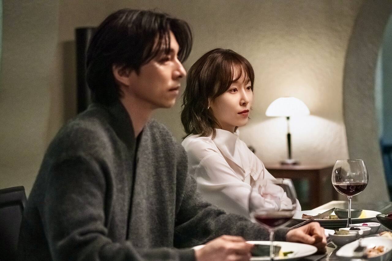 Gong Yoo and Seo Hyun Jin in the movie "Suitcase". Photo: Producer