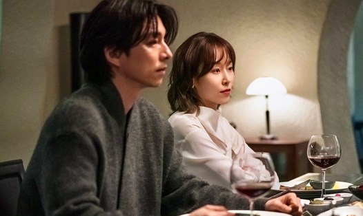 Gong Yoo và Seo Hyun Jin trong phim "Chiếc vali". Ảnh: Nhà sản xuất