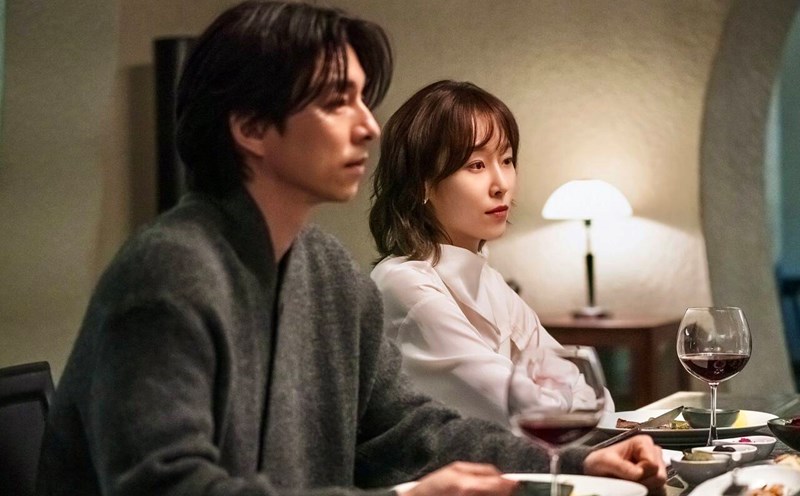Gong Yoo and Seo Hyun Jin in the movie "Suitcase". Photo: Producer