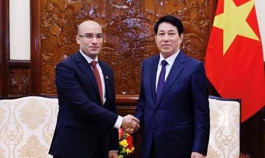 Chủ tịch nước Lương Cường tiếp Đại sứ Algeria Sofiane Chaib. Ảnh: TTXVN