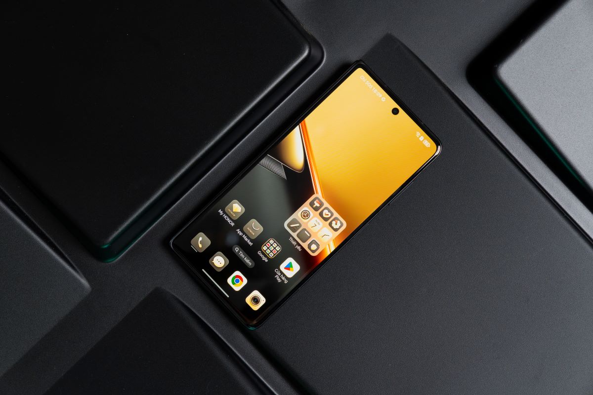 Honor Magic V3 is the world's thinnest foldable smartphone today. Photo: Honor