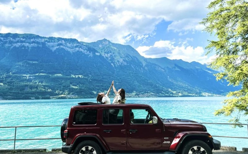 Two close friends by Interlaken Lake, Switzerland. Photo: Nguyen Loan