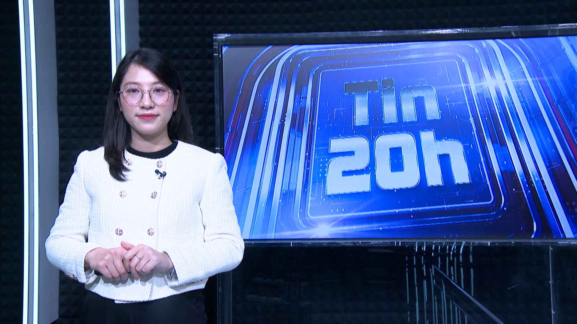 8pm News: Medical staff wait wearily for training and development funds