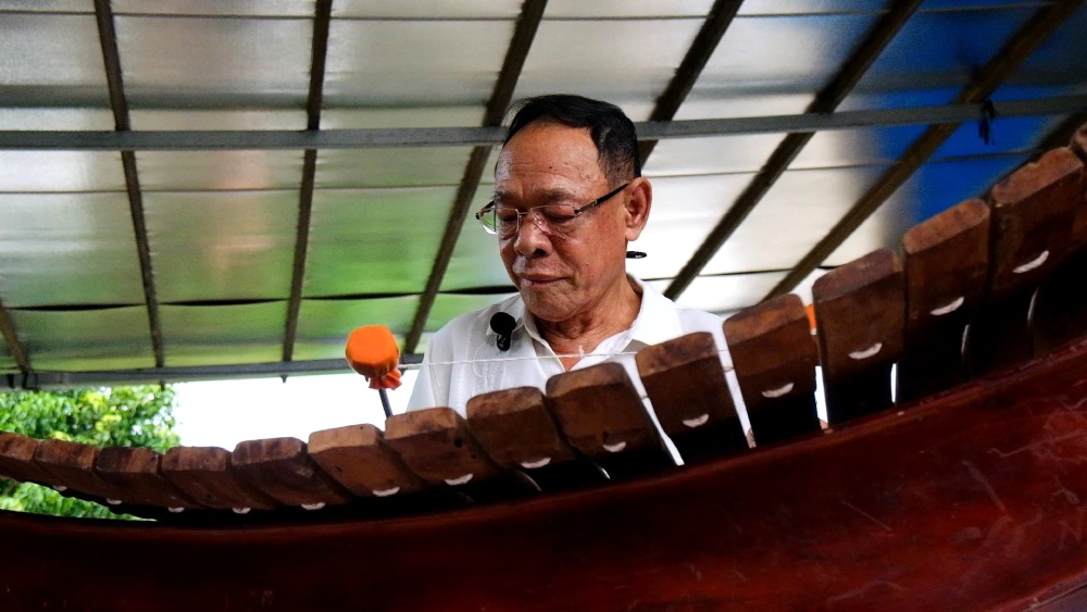 Artist Danh Trung Hieu devoted his entire life to teaching pentatonic music. Photo: Xuan Nhi