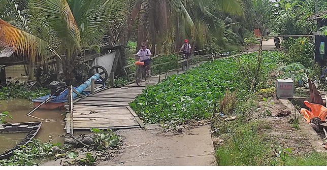 Sau gan mot nam sat lo, nhung diem sat lo, sup lun van chua khac phuc khien viec di lai gap nhieu kho khan. Anh: Nhat Ho