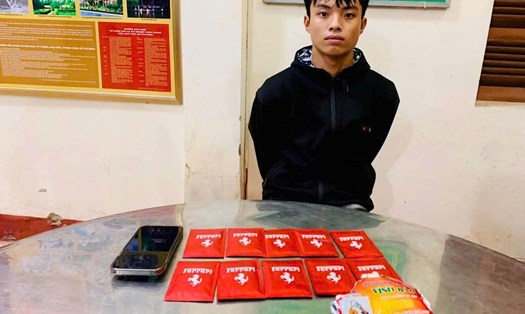 Đà Nẵng bắt quả tang đối tượng tàng trữ chất ma túy. Ảnh: Doãn Quang