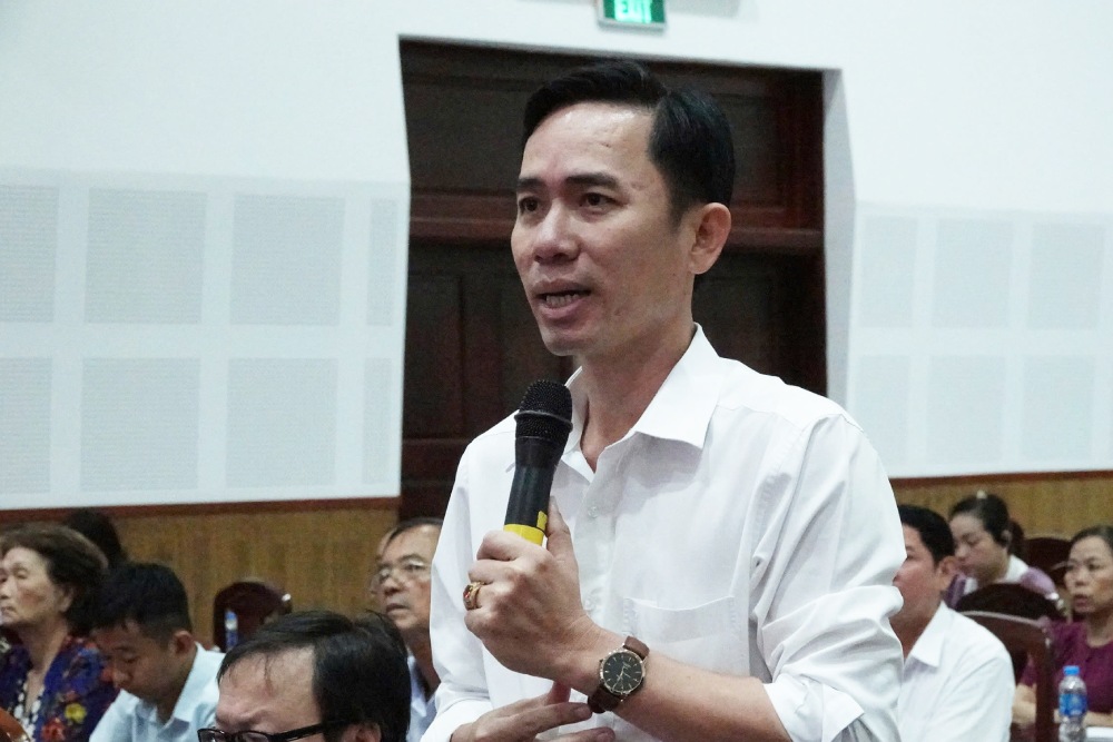 Anh: Ta Quang