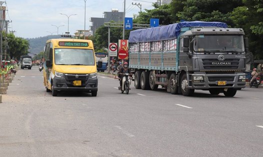 Việc mở rộng lộ trình xe buýt tại Đà Nẵng nhằm đáp ứng nhu cầu đi lại thiết yếu của người dân. Ảnh: Nguyễn Linh