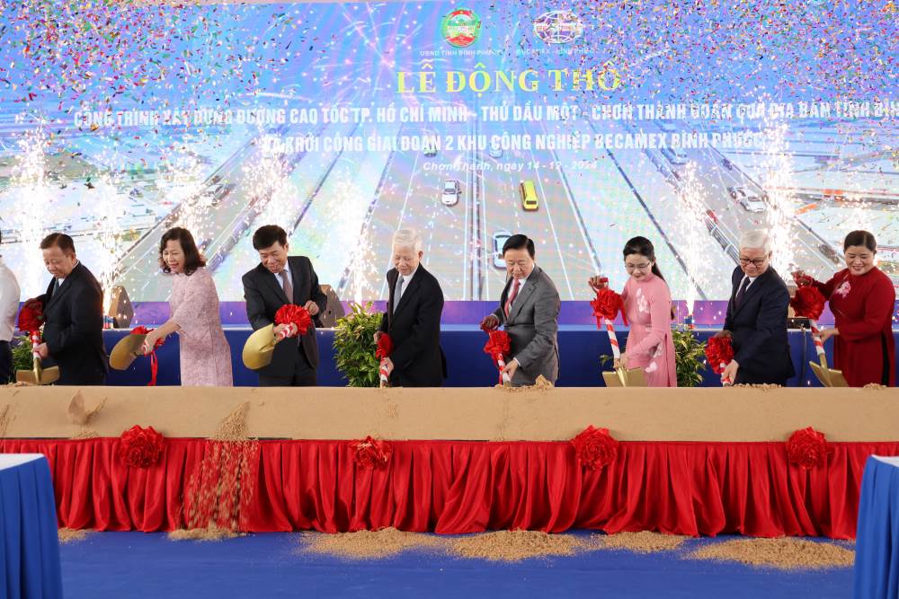 Groundbreaking ceremony for the Ho Chi Minh City - Thu Dau Mot - Chon Thanh expressway. Photo: Dinh Trong