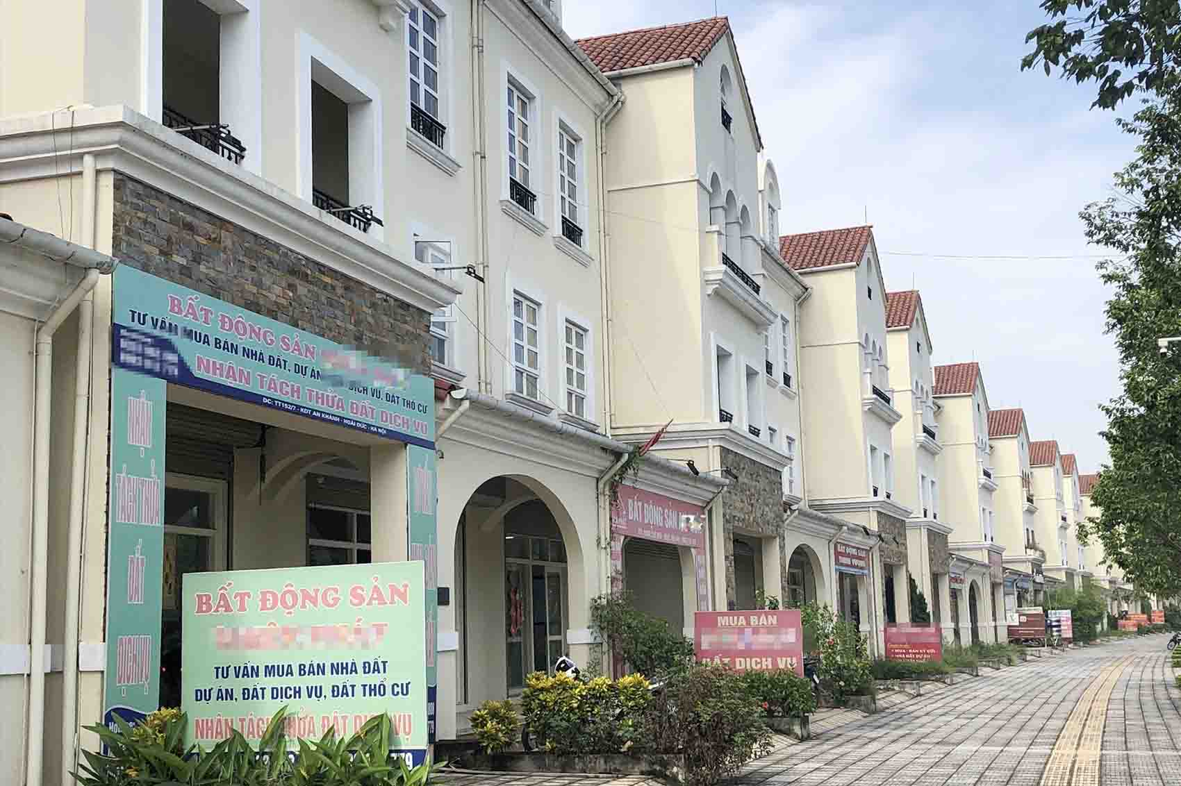 Encourage real estate trading floor service providers to apply technology to their business operations. Photo: Cao Nguyen