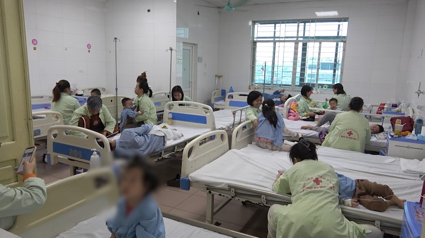 Mother panicked seeing her child's lips and hands purple from dengue fever