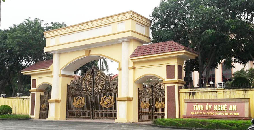 Nghe An Provincial Party Committee decided to establish Vinh City Party Committee on the basis of merging grassroots party organizations of Cua Lo Town and 4 communes of Nghi Loc District into Vinh City Party Committee. Photo: Quang Dai