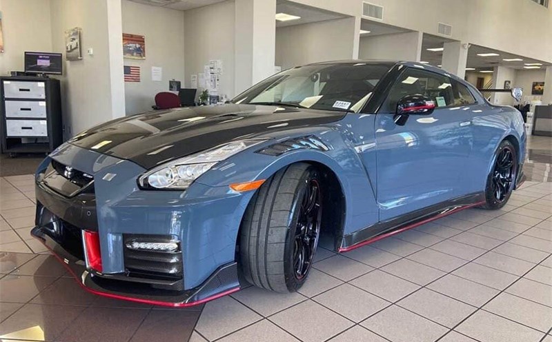 The Nissan GT-R Nismo Special Edition is worth up to 19 billion VND. Photo: Hue Minh