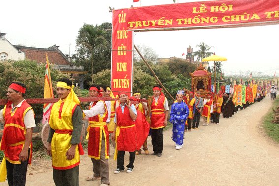 Le hoi truyen thong tai chua Trong thu hut rat dong nguoi dan tham gia. Anh: UBND xa Hung Long