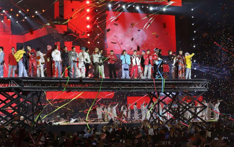 Performance "Belief in Victory" at the concert "Call Me by Fire". Photo: Chi Tran