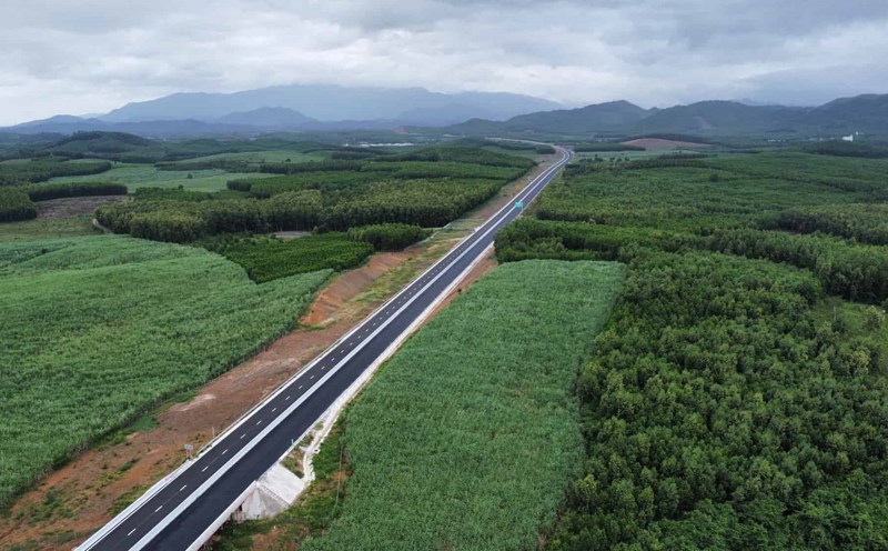 Van Phong - Nha Trang Expressway is currently over 80% complete.