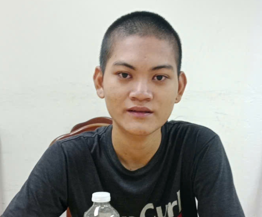 Tính bị bắt giữ khi đang ở khu vực Sân bay Quốc tế Tân Sơn Nhất TPHCM. Ảnh: Công an cung cấp