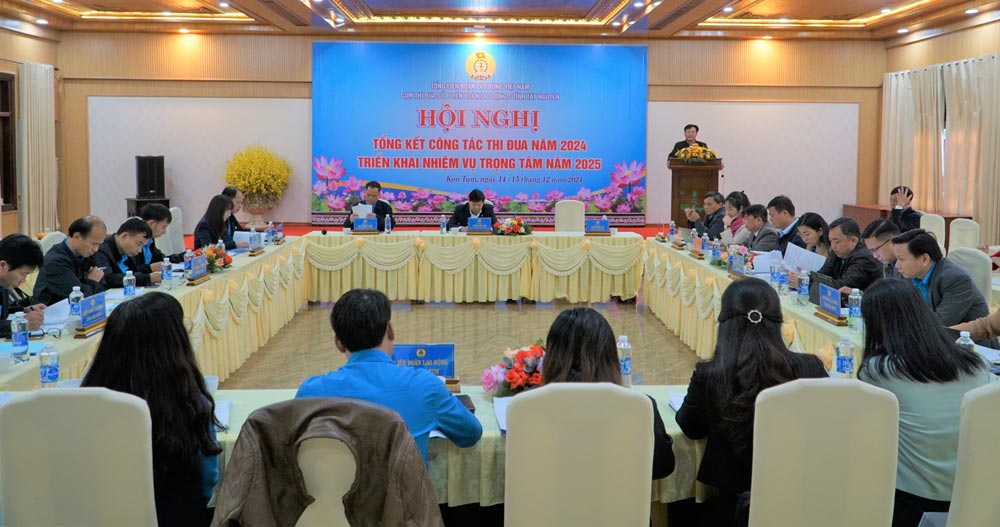 Conference to summarize emulation work in 2024 and deploy key tasks in 2025 of Emulation Cluster No. 8 of the Labor Federation of 5 Central Highlands provinces. Photo: THANH TUAN