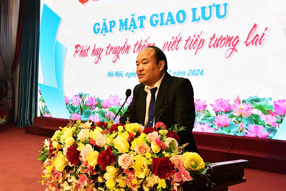 Mr. Pham Huong Son, Chairman of the Board of Directors of Truong Tuoi Group, informed about the plan to establish the Truong Tuoi Binh Phuoc women's volleyball club. Photo: Anh Binh