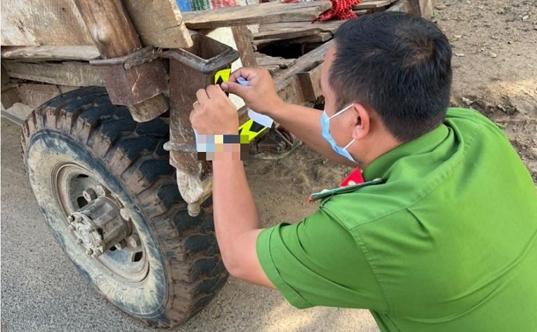 Luc luong chuc nang trien khai cac phuong an giam thieu cac vu tai nan giao thong lien quan den xe cong nong. Anh: Bao Trung