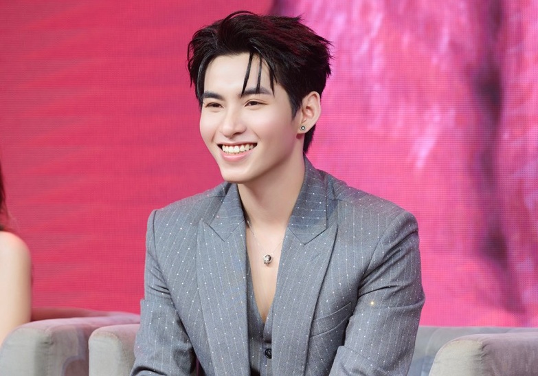 Singer Hung Huynh. Photo: Artist provided